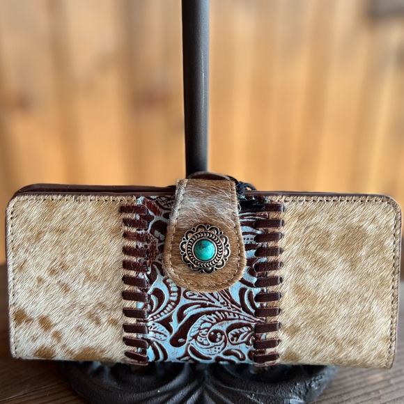 🌻Myra Bag Cowhide Leather Embossed Concho Boho Wallet Check Card New Turquoise - Picture 3 of 6